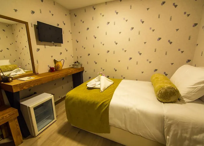 Kuzen Otel (Adults Only)